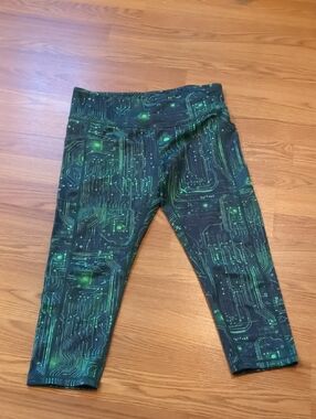 CVG The Matrix Capri Leggings